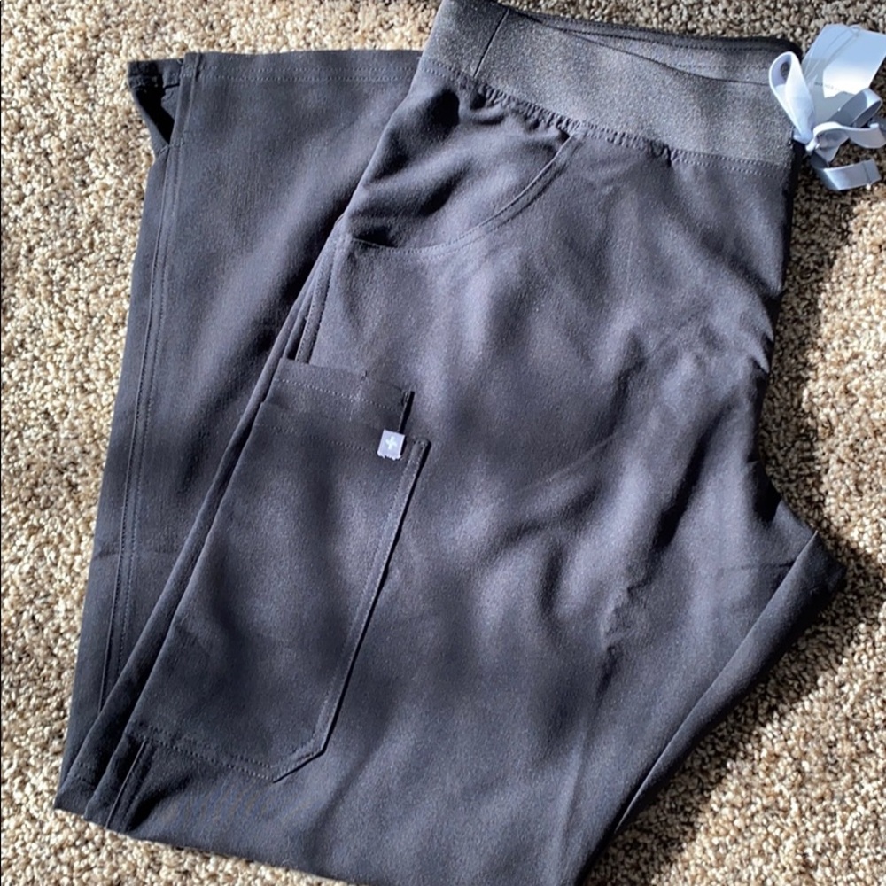 FIG scrubs black KADE CARGO PANTS